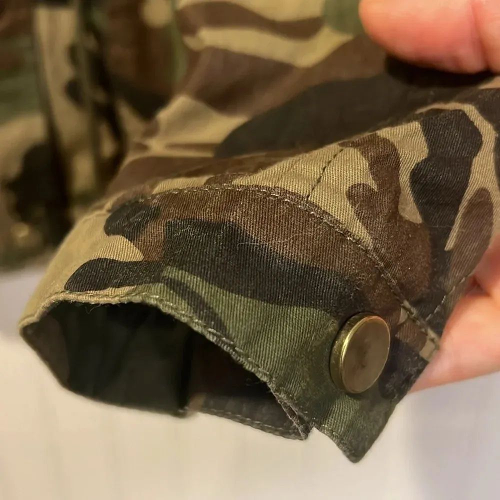 Miss London Black Label Camouflage print hooded jacket size small - Image 9