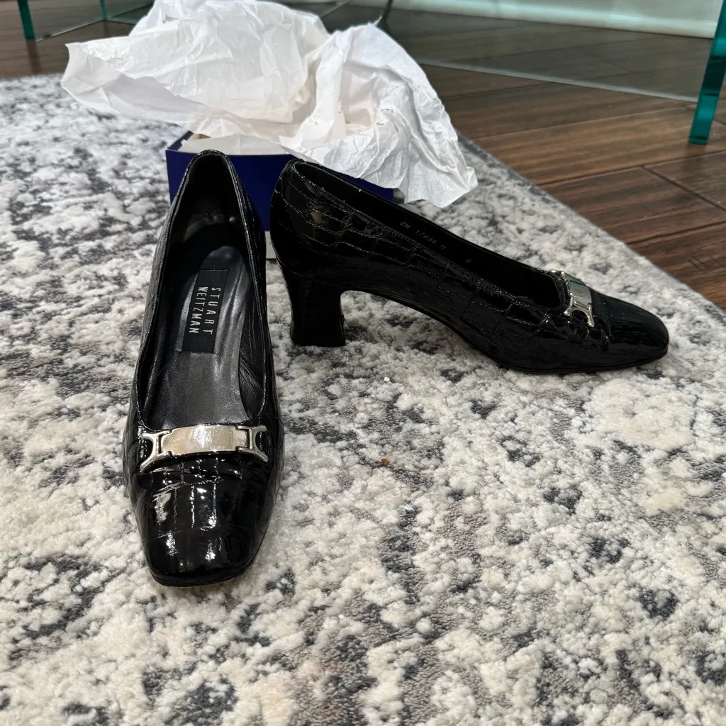 Stuart Weitzman VINTAGE Black Monogram Low Leather Croc Shoes - Image 4