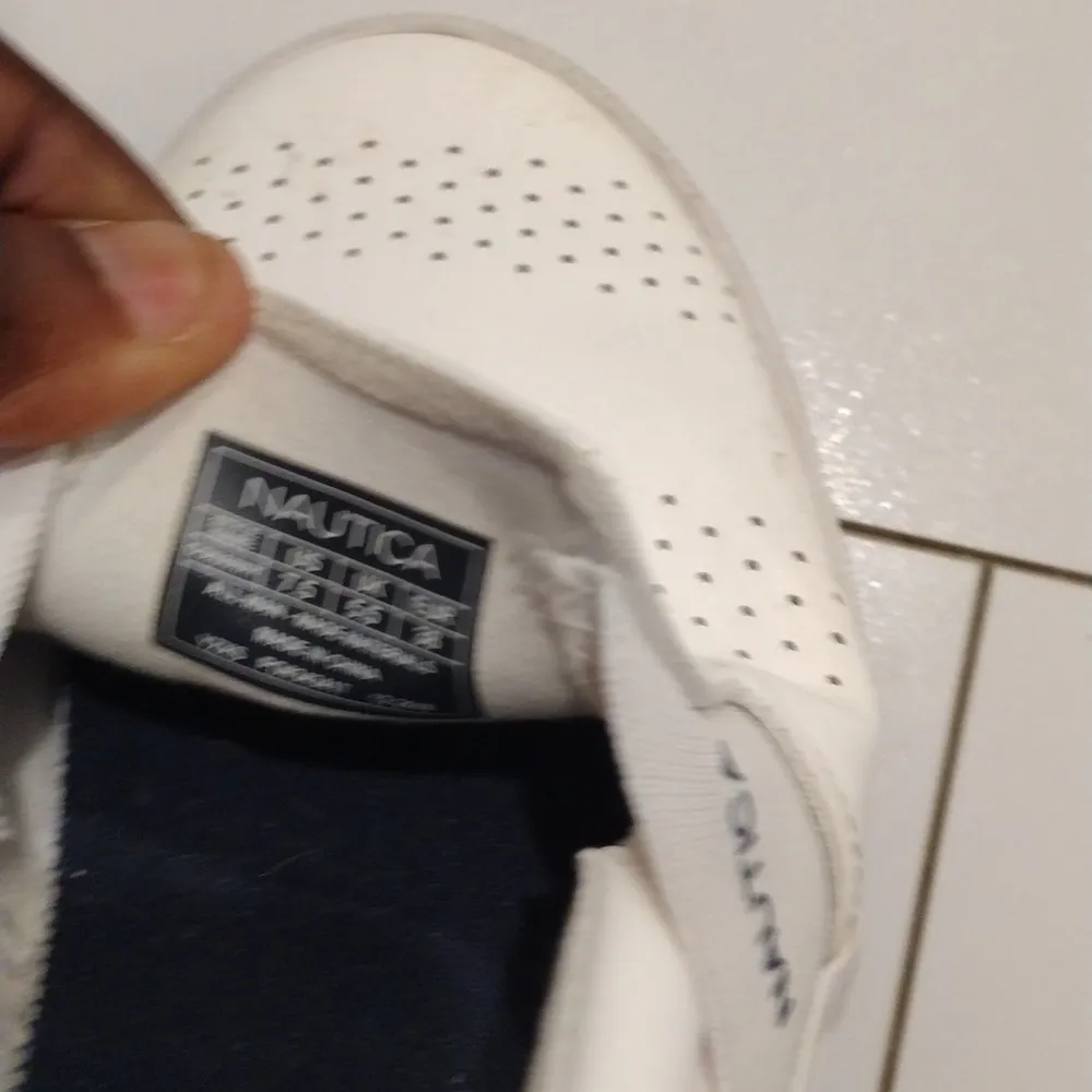 Nautica White Shoes SIZE 7.5 - Image 5