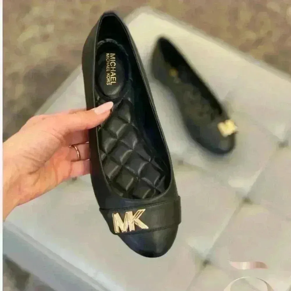 Michael Kors Brand new with box Jilly Ballet size 6 - Image 5