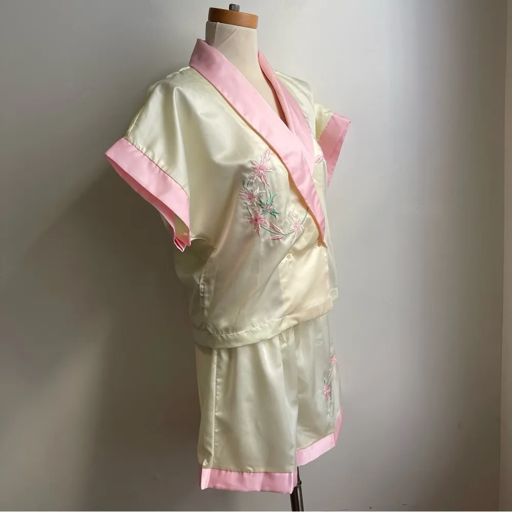 Vintage Satin Embroidered Floral Pajama Set Shorts Top Medium Large Pink Cream - Image 5