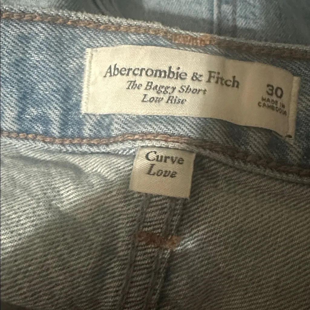 Abercrombie &‎ Fitch The baggy short low rise curve love Size 30 - Image 3