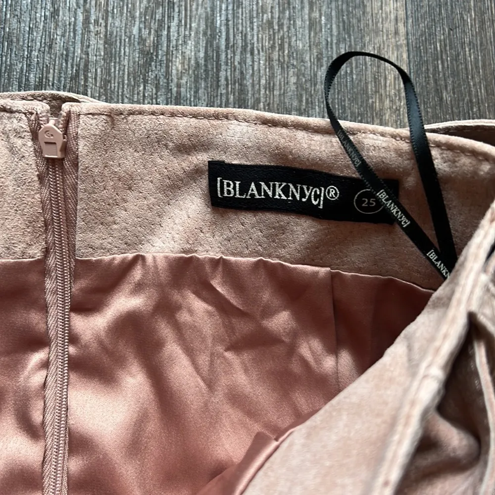 Blank NYC FAUX SUEDE SKIRT - Image 2