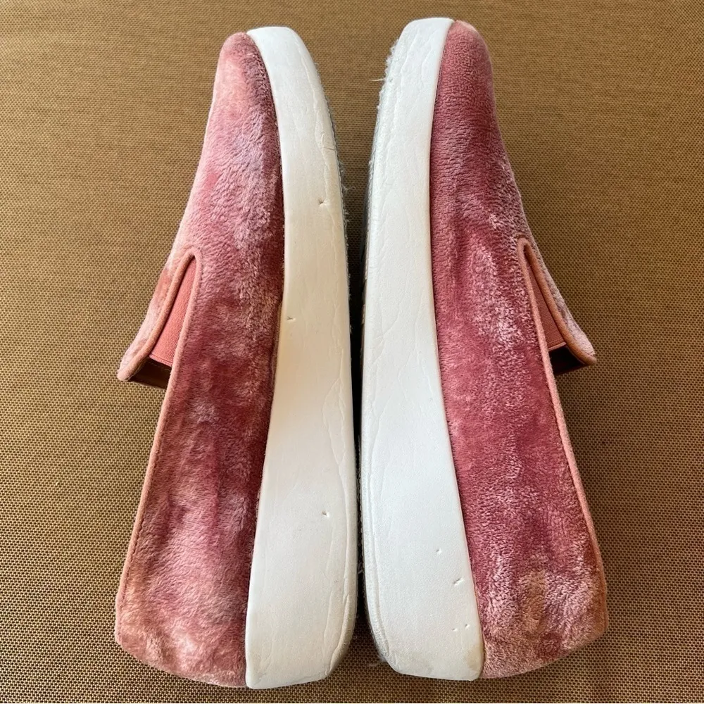 FitFlop velour pink lightweight slip ons, hollow bed leather insole, sz 7/ 6.5US - Image 5