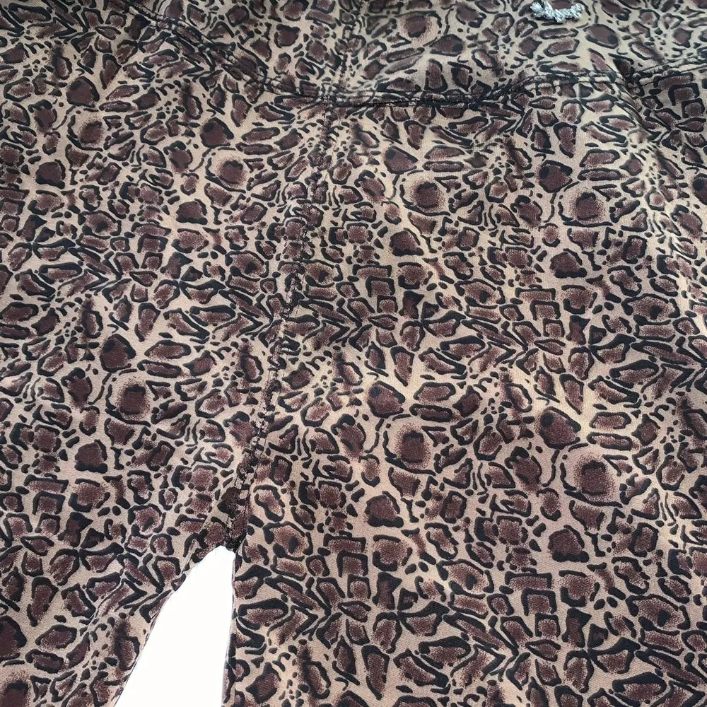 Boutique Leopard print leggings - Image 4