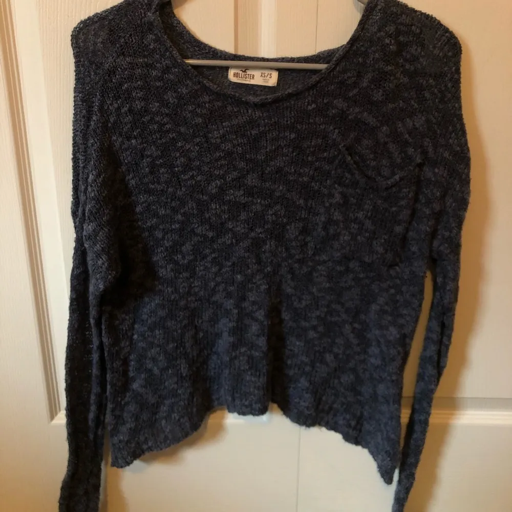 XS/S Hollister Cropped Navy Sweater - Image 3