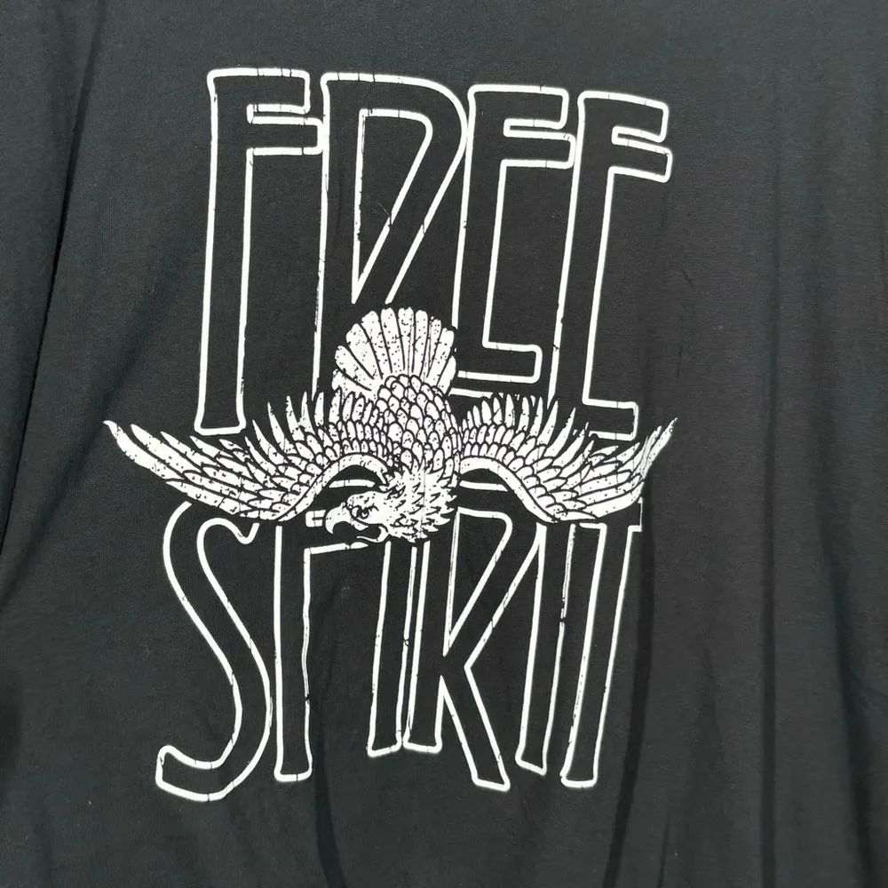 Free Kisses Free Spirit Graphic Knot Tie Shirt Size 2X - Image 5