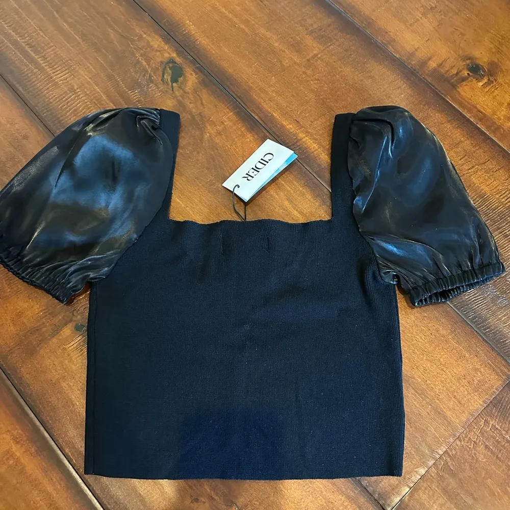 NWT Cider Black Knit Puff Sleeve - Image 2