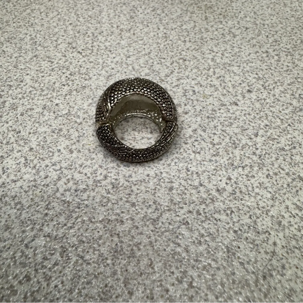 Silver metal textured elastic ring - Image 3