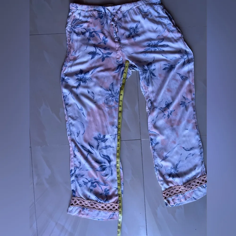 Wide Leg Palazzo Pants Pull On Snake Skin Print Floral M Pockets Elastic Tie Silver Size M - Image 11