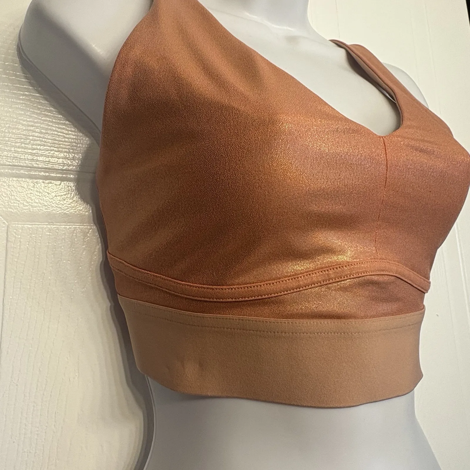 Fabletics All Day Every‎ Day Adjustable Sports Bra Size Medium Iridescent Copper - Image 4