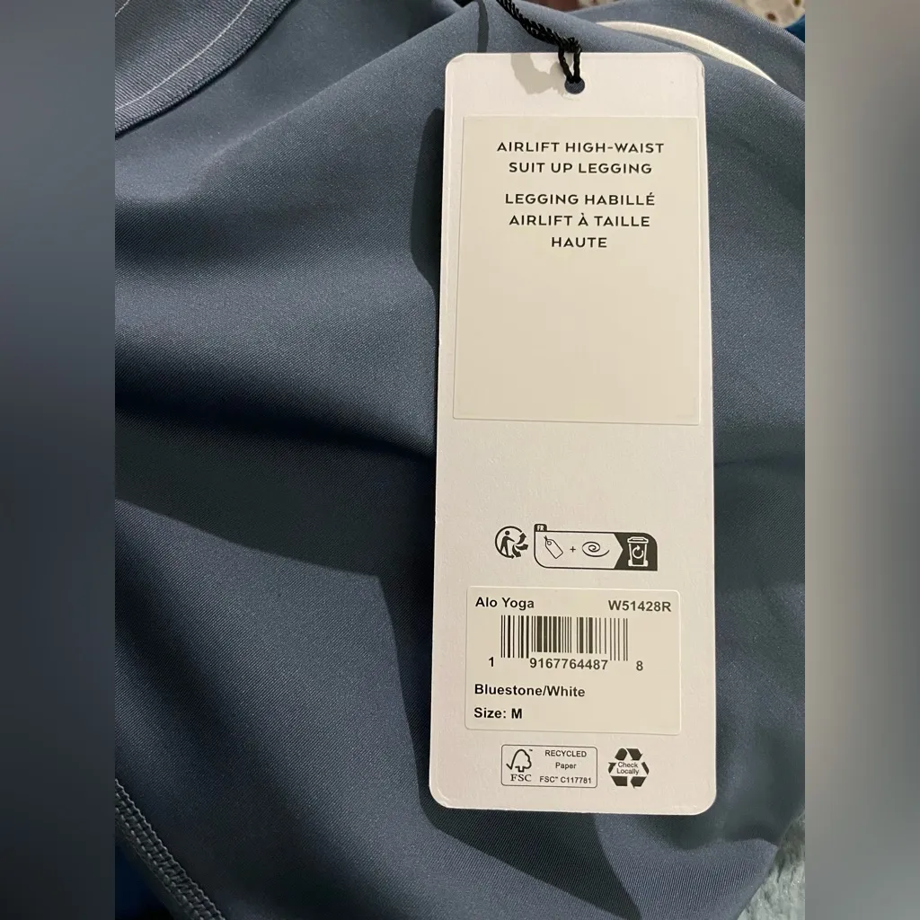 ALO Yoga SET NWT Bluestone White Airlift Suit Up Bra & Airlift Suit Up legging M - Image 4