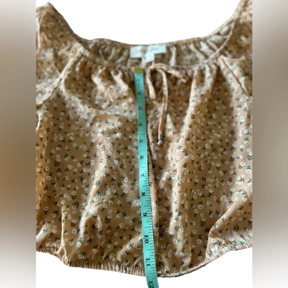 Pink Rose‎ flowered Print Ruched Puff Sleeve Crop Top nwot med - Image 5