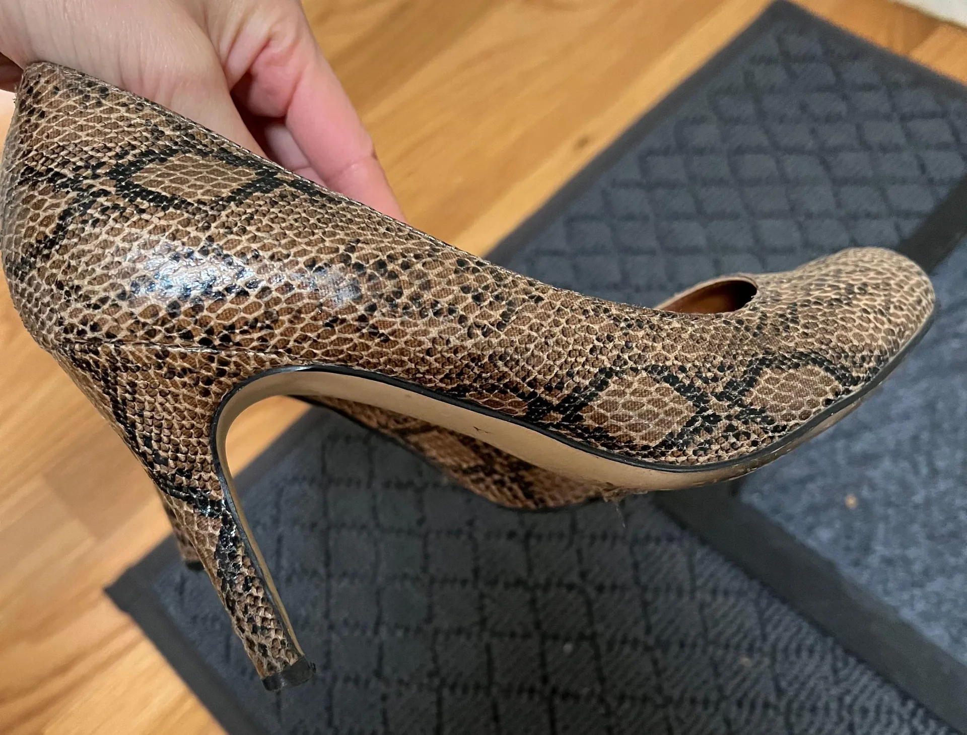 Banana Republic Brown Black Tan Snakeskin Almond Toe Leather Pumps Heels Size 6 - Image 2