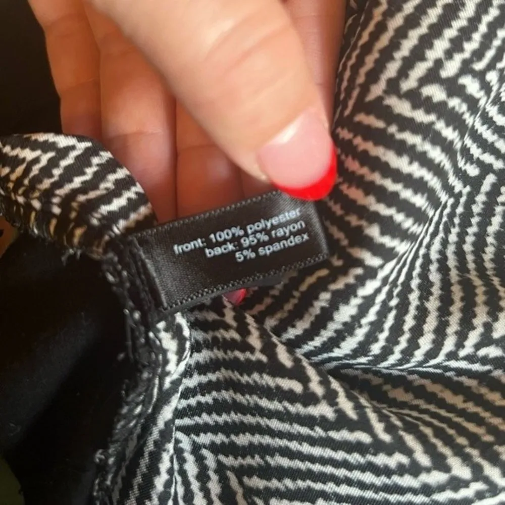 Women’s Black and White Blouse Size S - Image 5