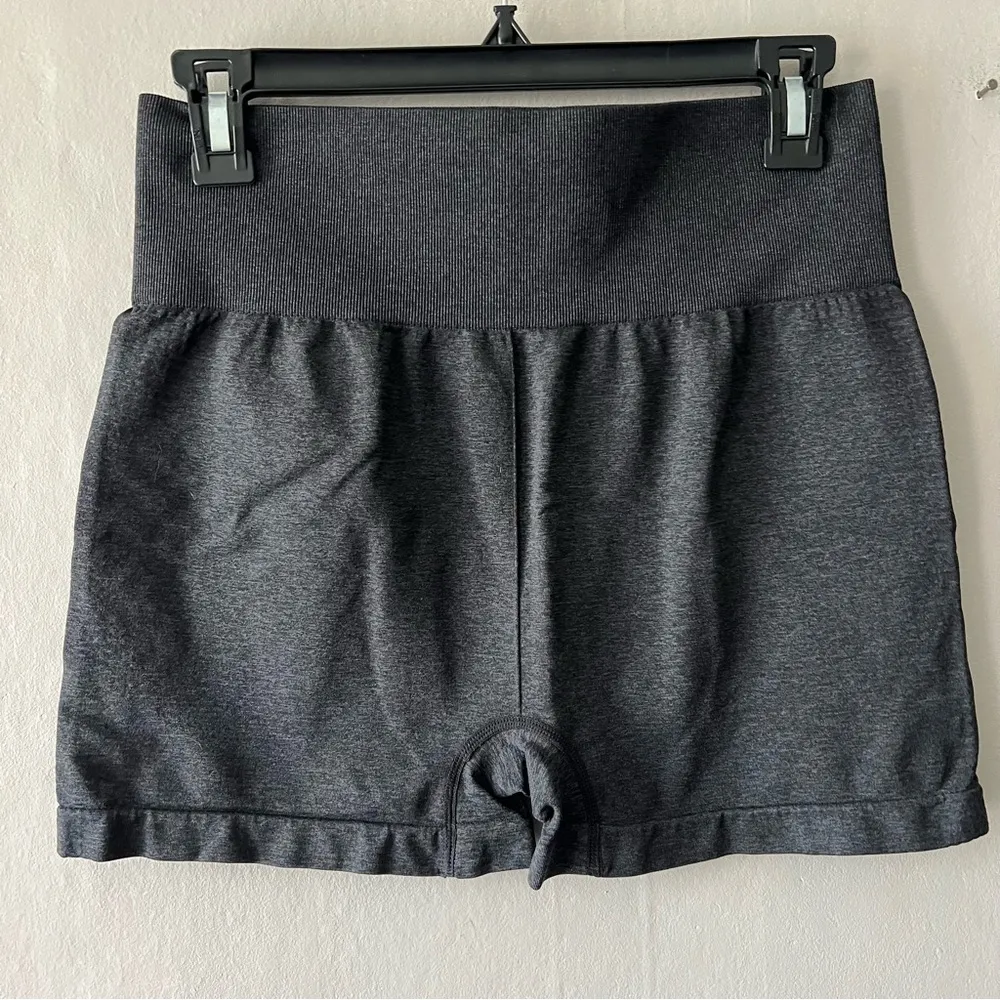 Amazon  Grey Workout Set Size Large - Image 7