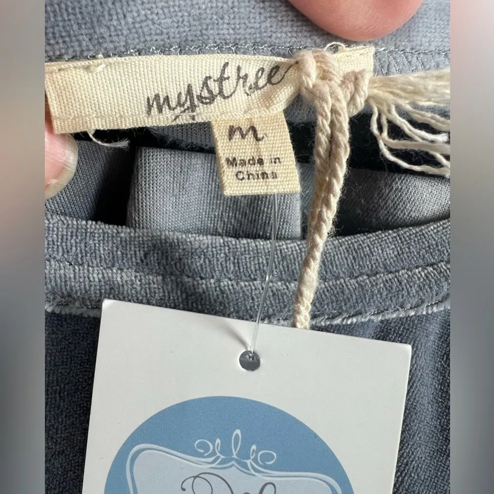 NWT Mystree Cold Shoulder Velvet Top M‎ - Image 3