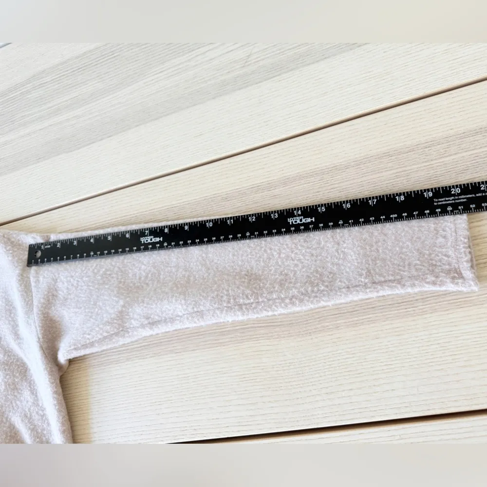 Socialite Women's Soft Pink fleece V-Neck Sweater long sleeve size S - Image 2