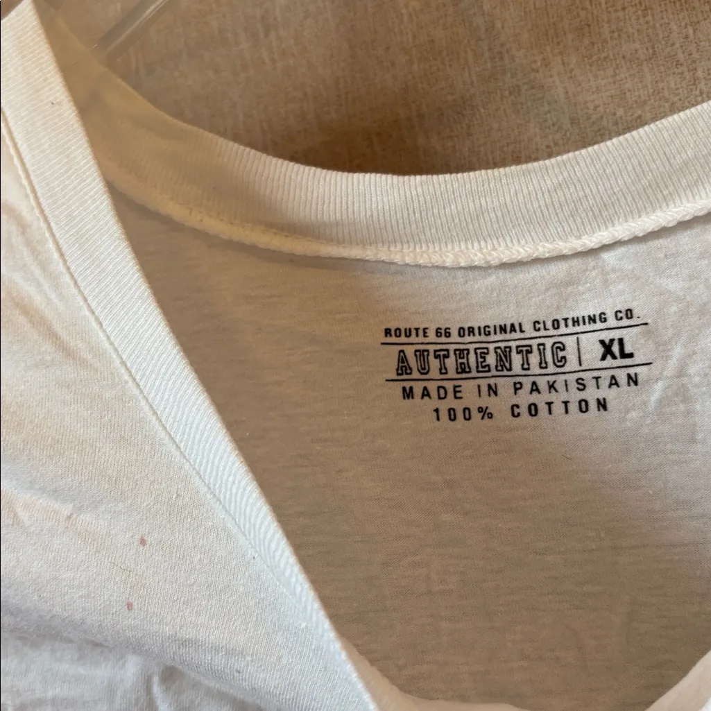 Everybody loves an American girl White Graphic T - Image 3