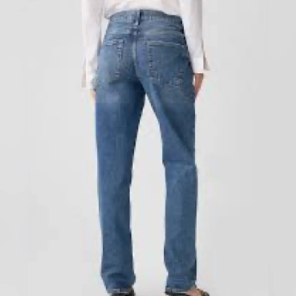 Gap mid rise 90s loose blue jeans size 26 NWOT - Image 3