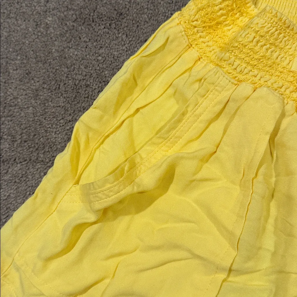 Ci Sono  Lemon Yellow Shorts SIZE M - Image 3