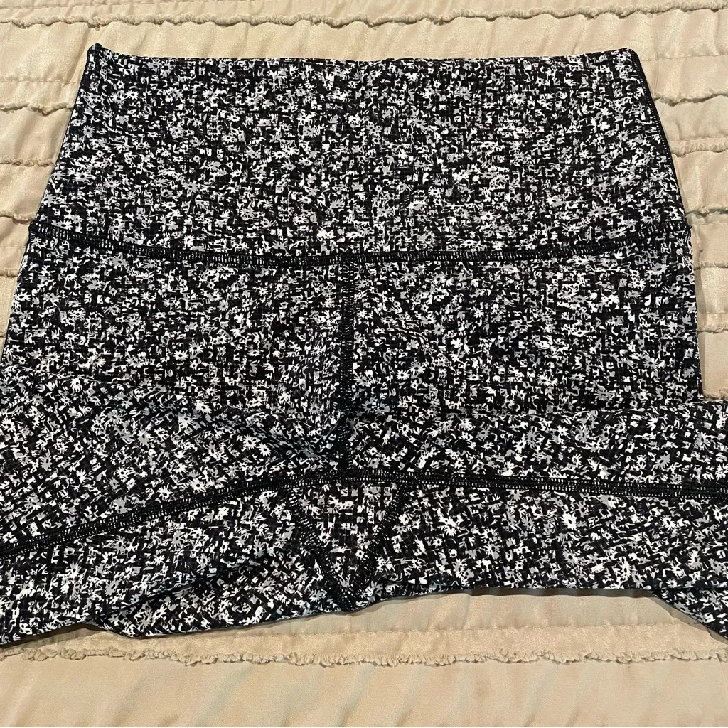 Lululemon Wunder Under High Rise 7/8 Leggings Daisy White Black 6 W5AOXS NWOT - Image 4