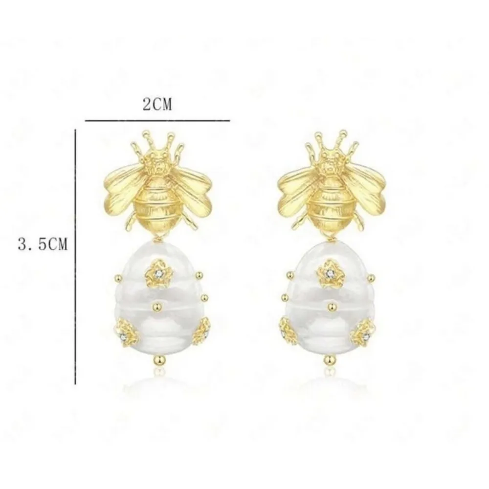 Gorgeous Bee Cultured Baroque Freshwater Pearl Drop Earrings Matte Gold - Image 10