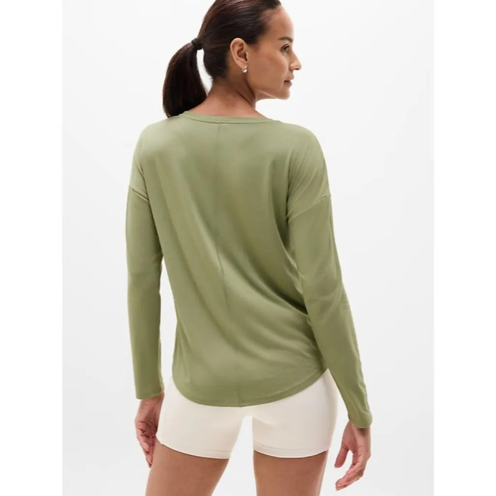 Athleta M Move With Ease Top Medium Eucalyptus Green - Image 2