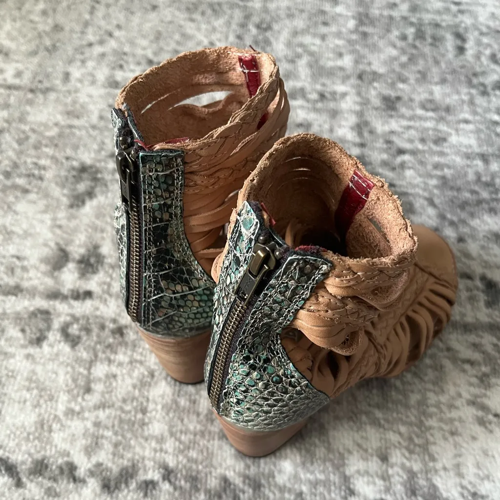 FREEBIRD by Steven Freebird Bela Taupe Multi Turquoise - Image 5