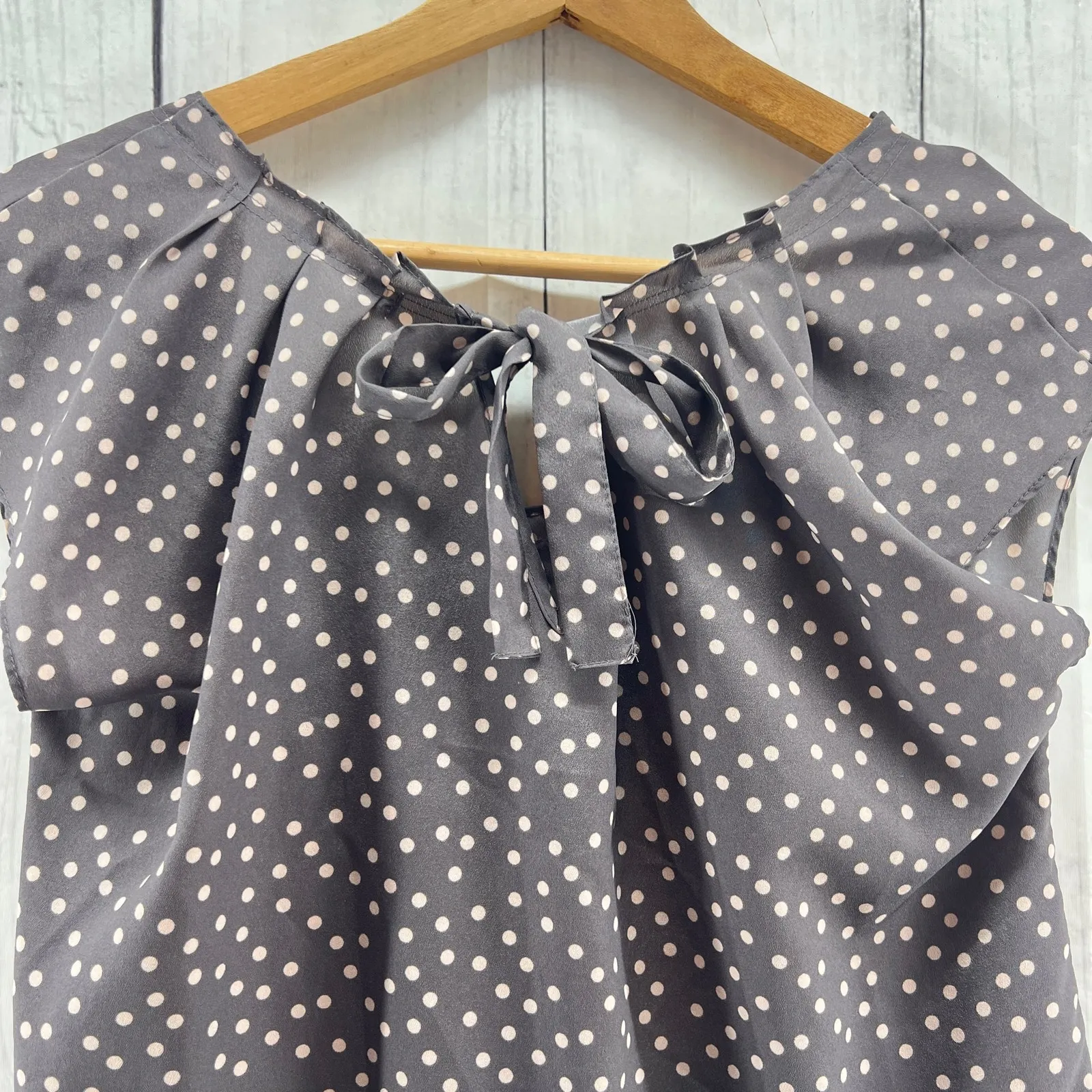LC Lauren Conrad MEDIUM Gray Brown Polka Dot Pleated Bow Chiffon Top Blouse - Image 4
