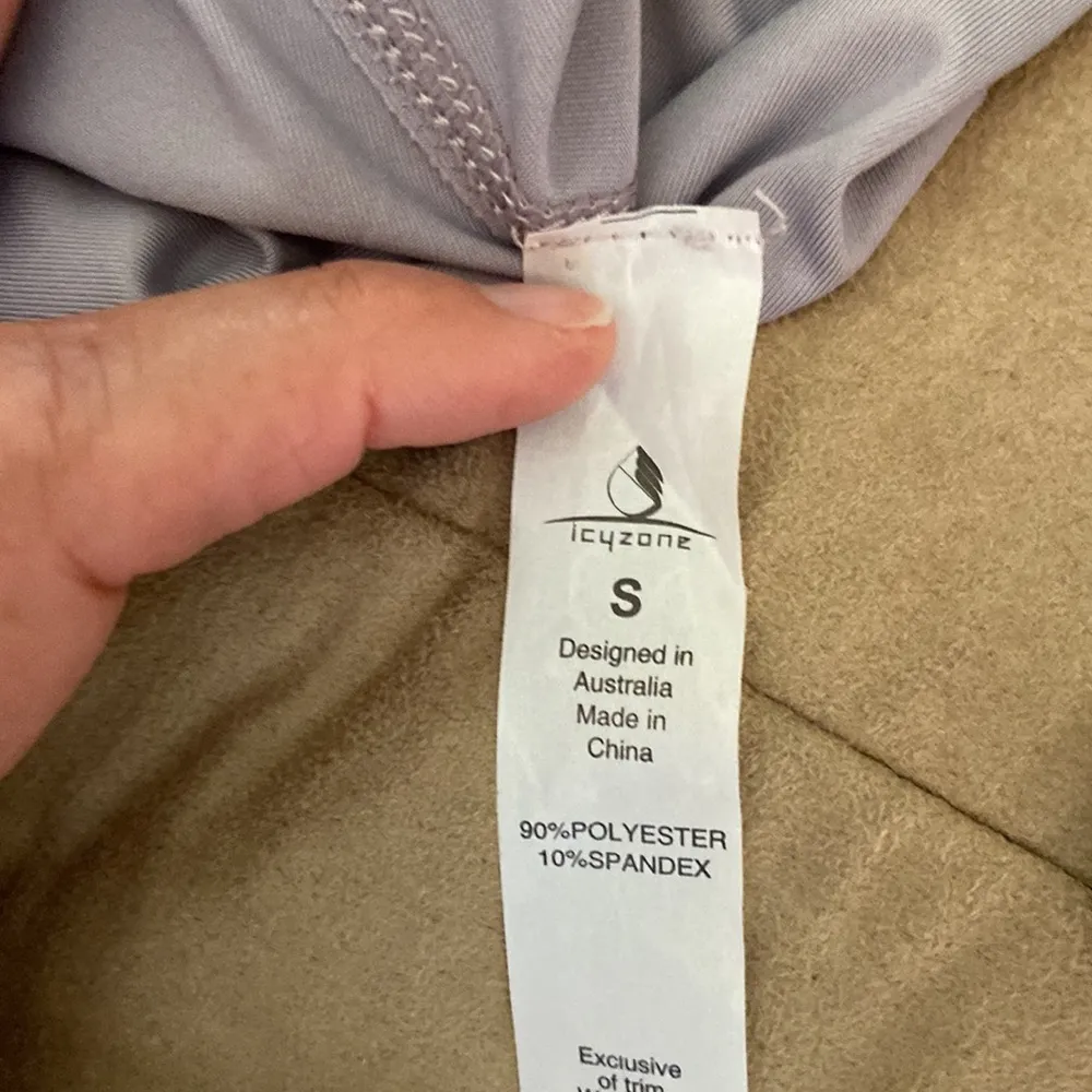 Icy Zone cross cross grayish lavender small top - Image 8