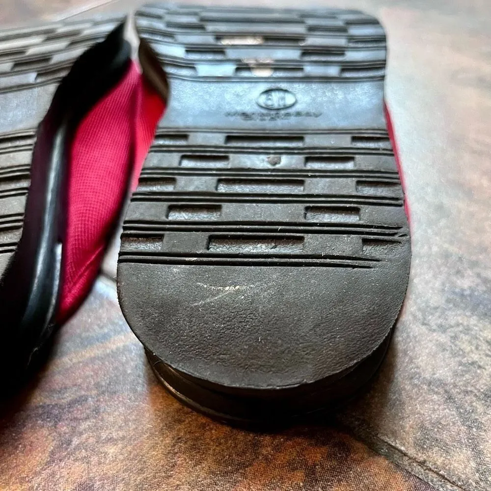 Montego Bay Club Women’s Red Stretch Slip ons Size 6 Wide - Image 11