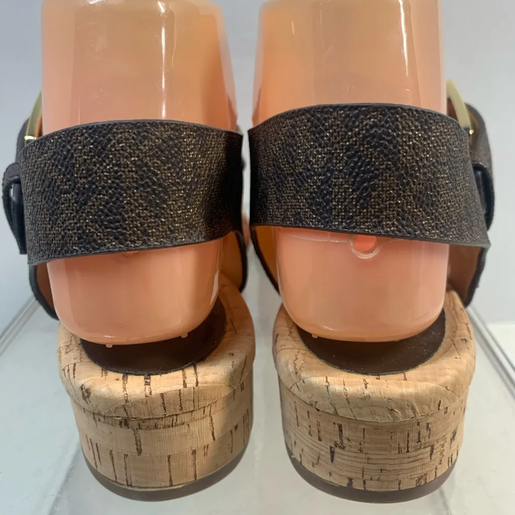 Michael Kors London Logo Sandal Size 6.         2234 - Image 5