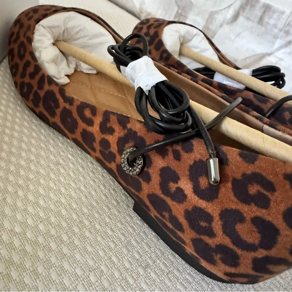 Bingley Lace Up safari leopard animal print Flats size 7.5 NWT - Image 5