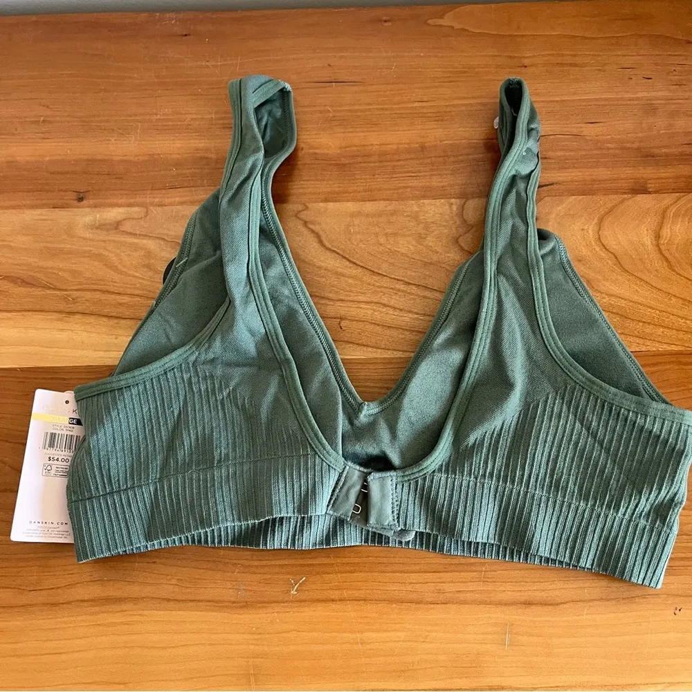 NWT Women’s Danskin Sports Bra Removable Cups Ribbed Olive Green‎ Size XL - Image 3