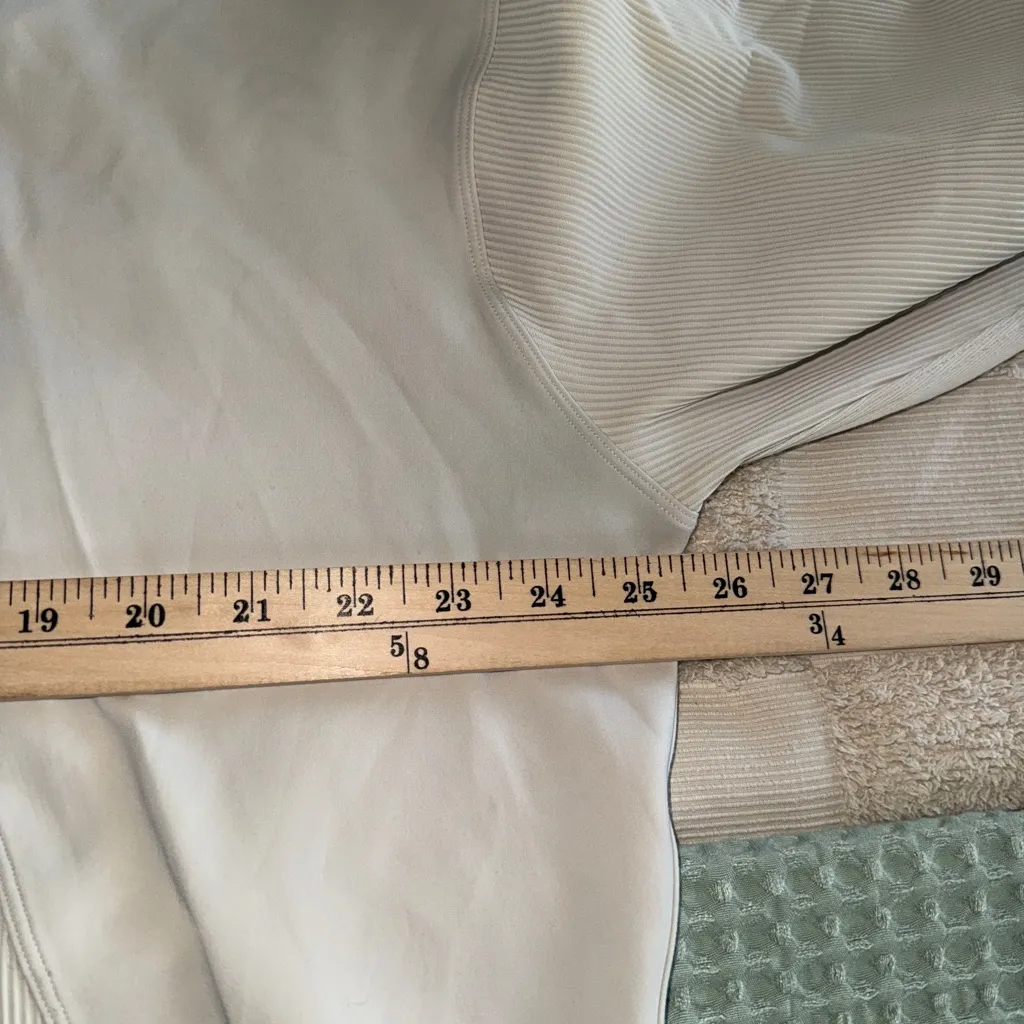 Lululemon Perfectly Oversized Crewneck Special Edition - Image 3