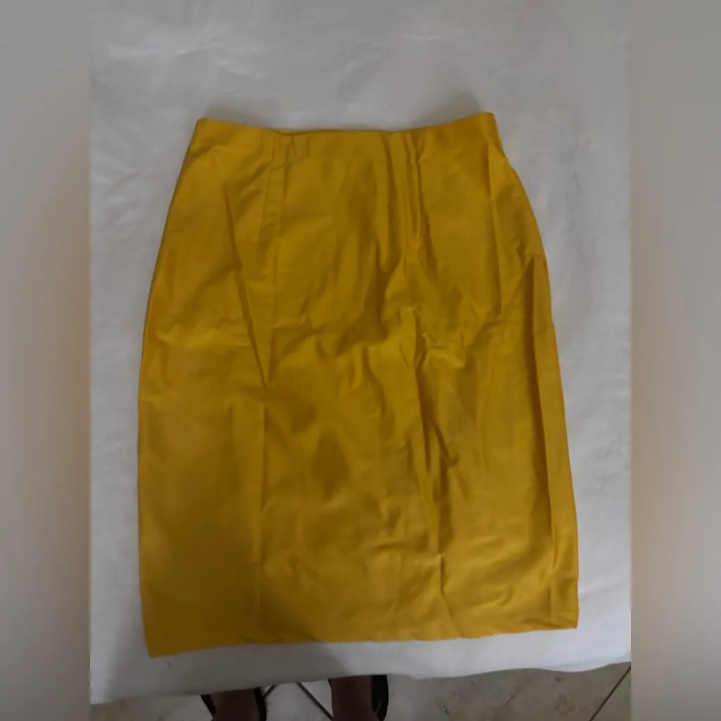 Iris Golden Pencil Skirt - Image 3