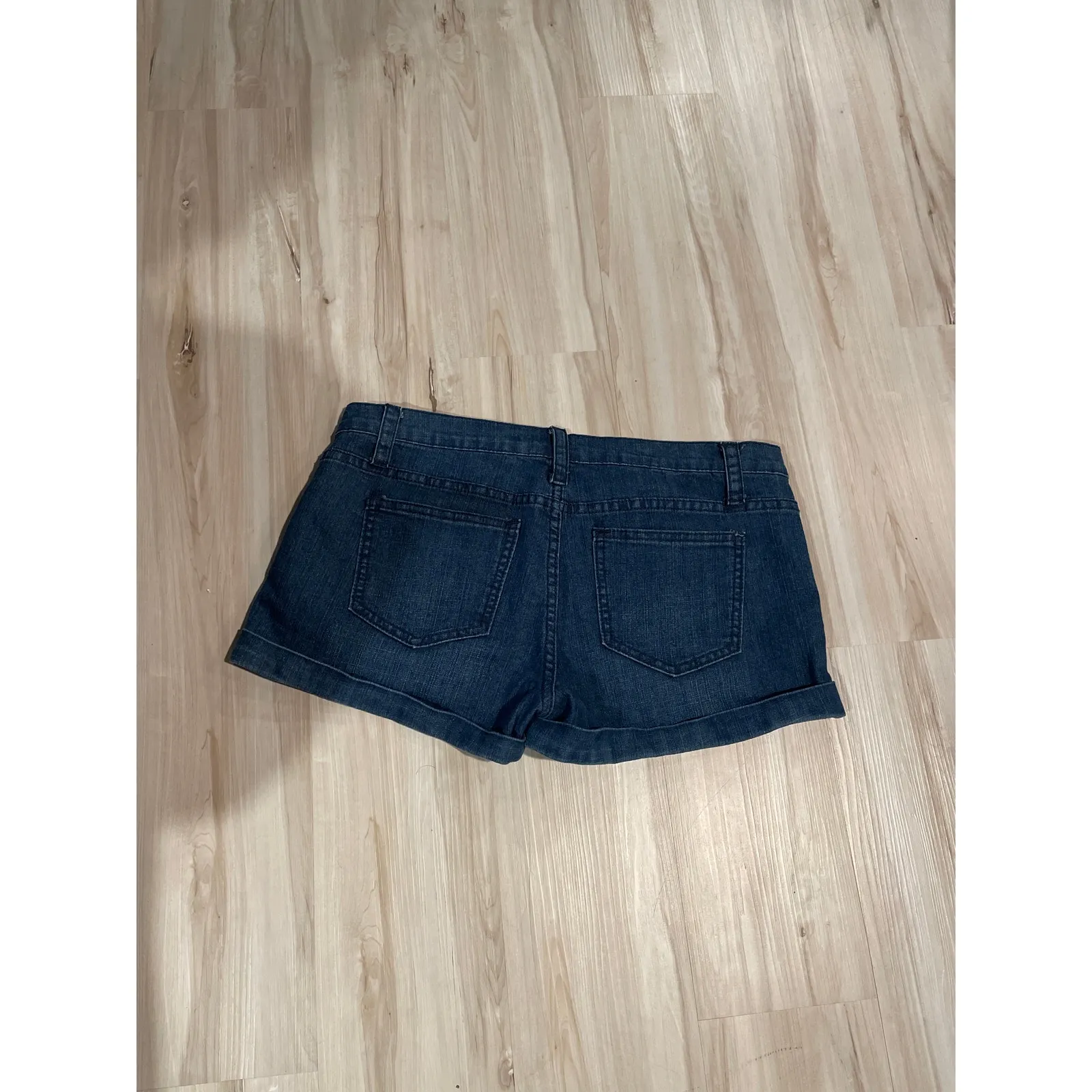 Forever 21 jean shorts size 29 - Image 4