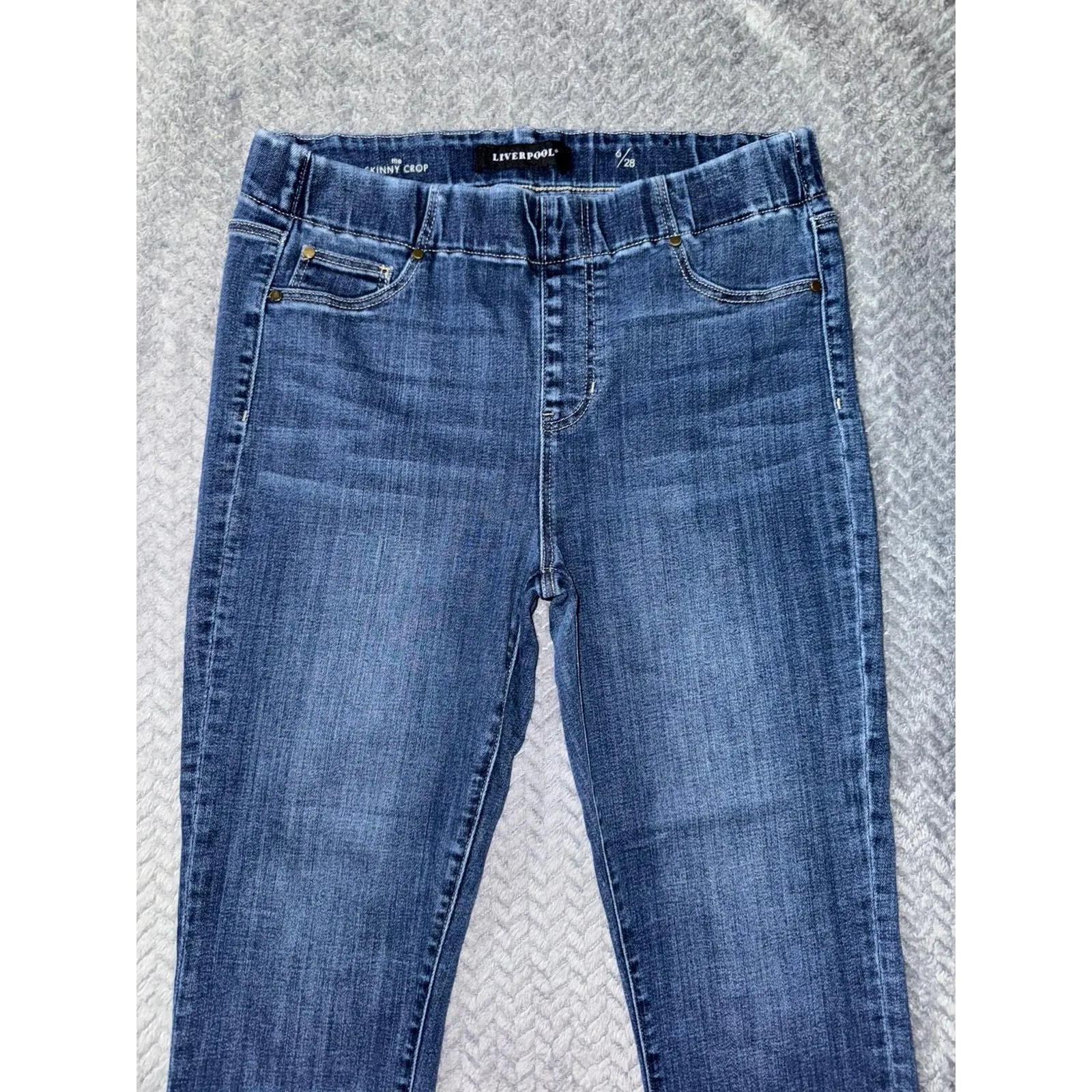 Liverpool Skinny Crop Pull-On Jeans Dark Wash Denim Comfort Stretch Size 6 - Image 2