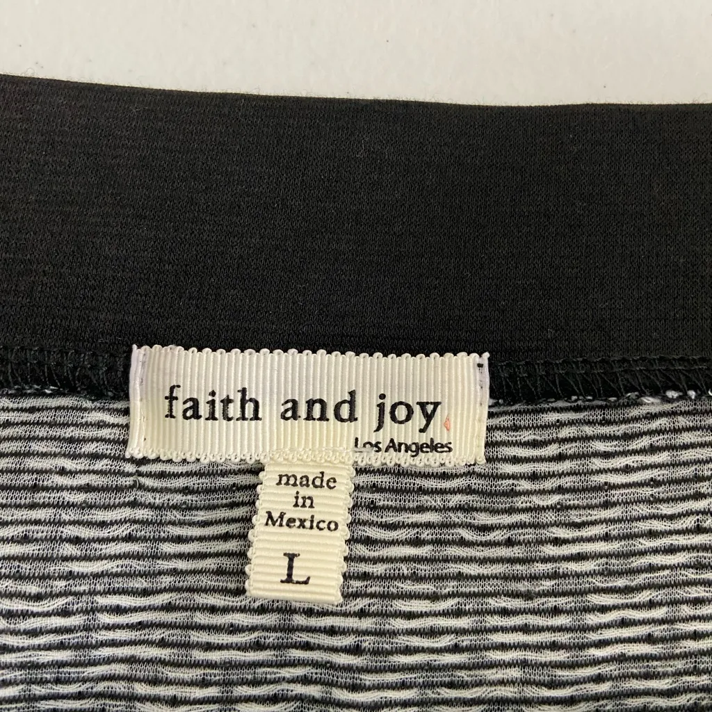 NWOT Faith and Joy women’s black white knit asymmetrical knee‎ stretch skirt L - Image 5
