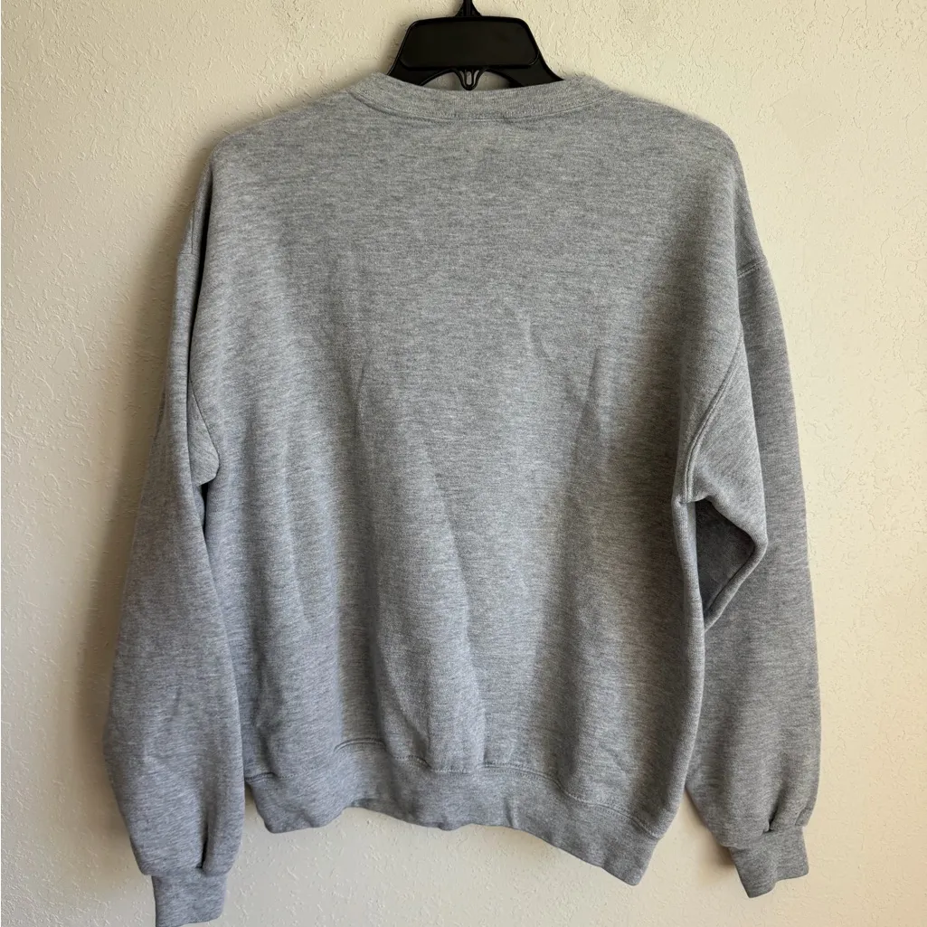 Vintage Disney Store Gray Winnie the Pooh Bear Winter Graphic Sweatshirt Women M - Image 7