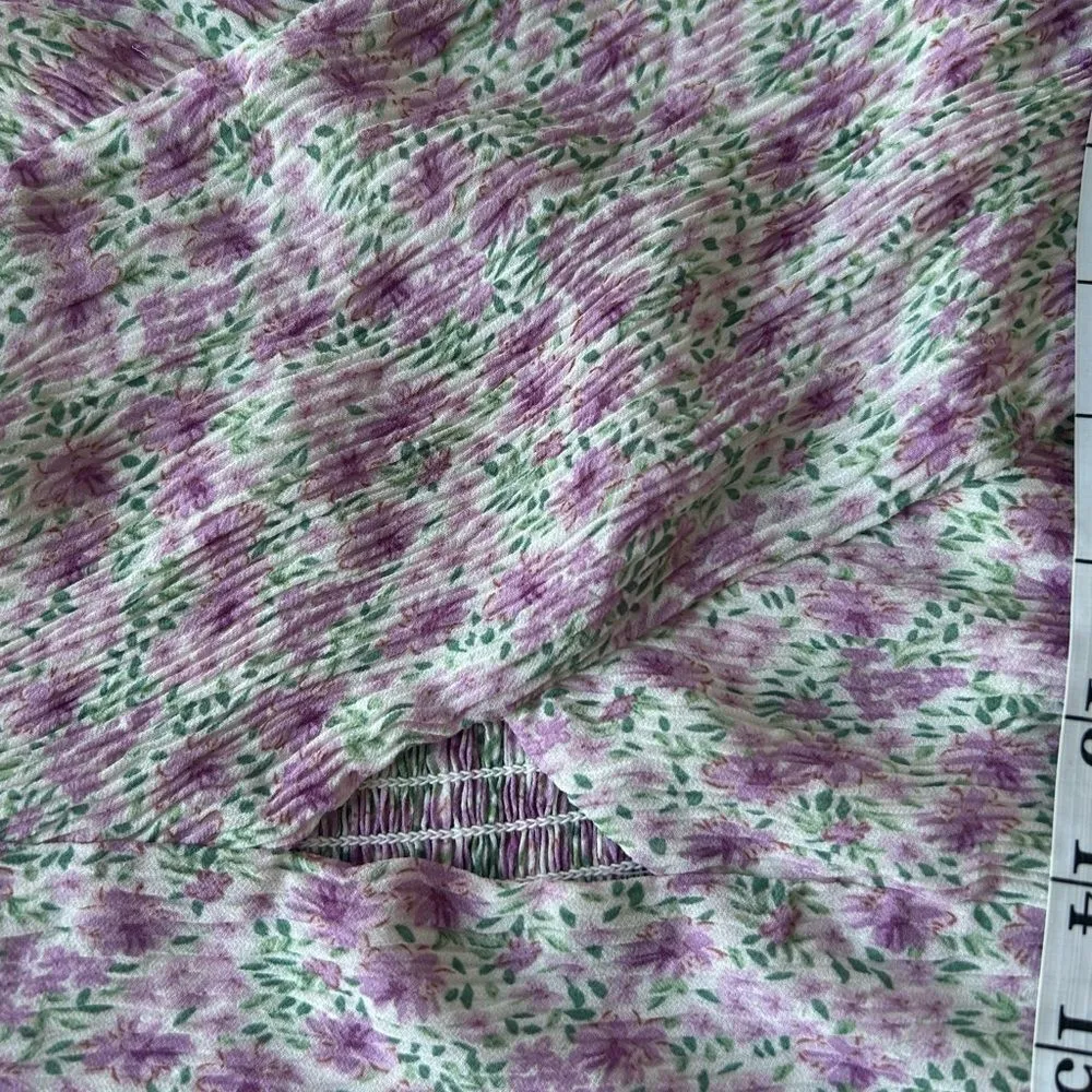 ASTR Long Sleeve Lavender Ditsy Plisse Floral Print  Puff Sleeve Cutout Top - Image 5