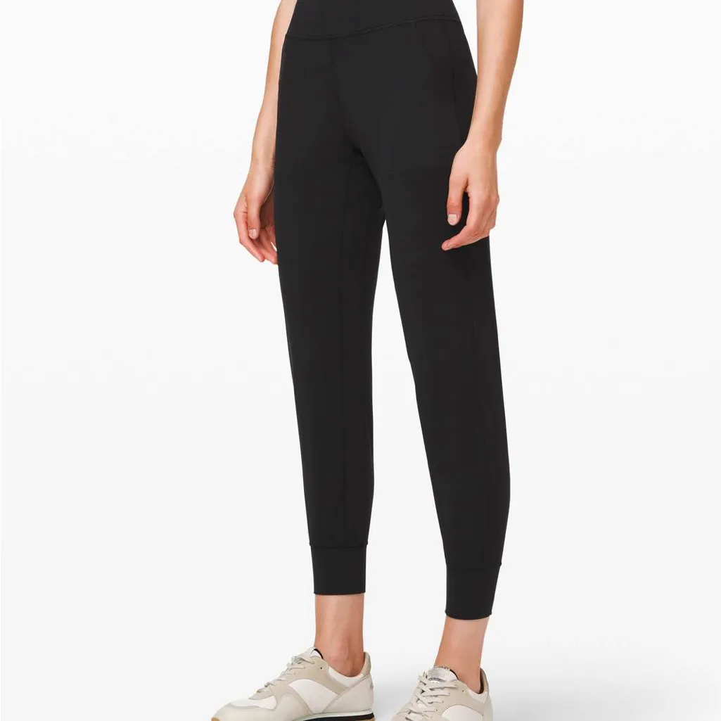 Lululemon Align Jogger 28"
Black 4 - Image 2