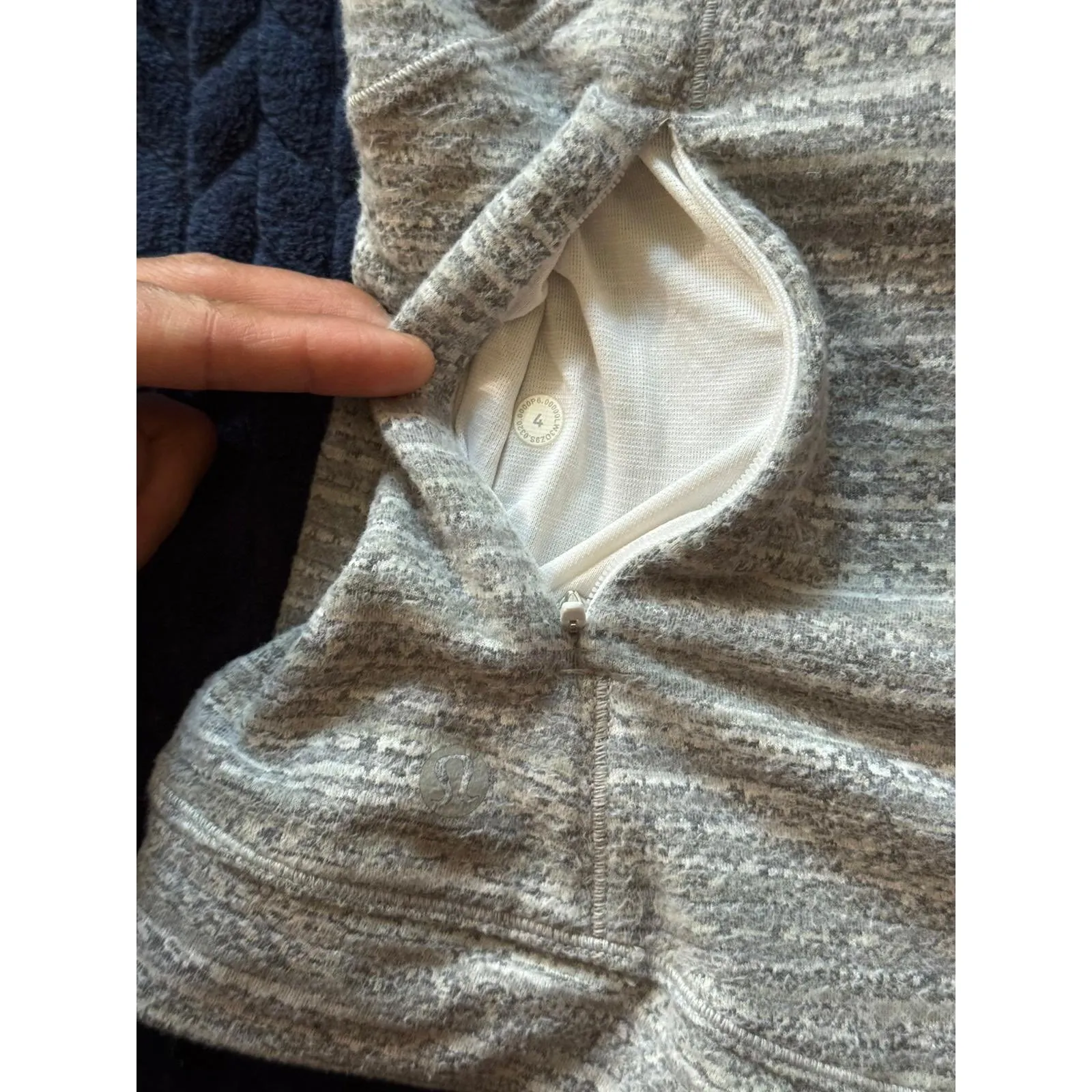 Lululemon Define Pullover Long‎ Sleeve Athletic Top Thumbholes Gray Size 4 - Image 3