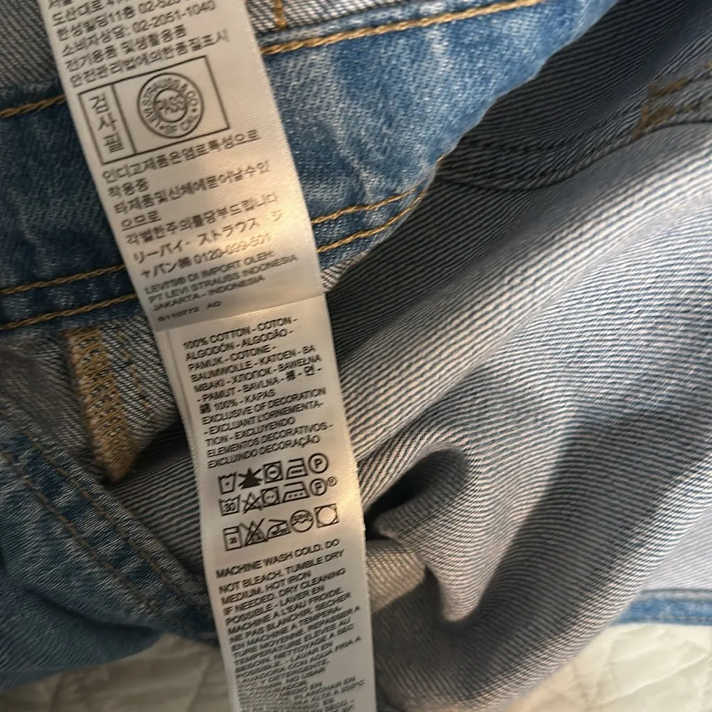 Levi's Women's Light Blue Denim Overalls VINTAGE WOMEN'S SHORTALLS new with tags - Image 9