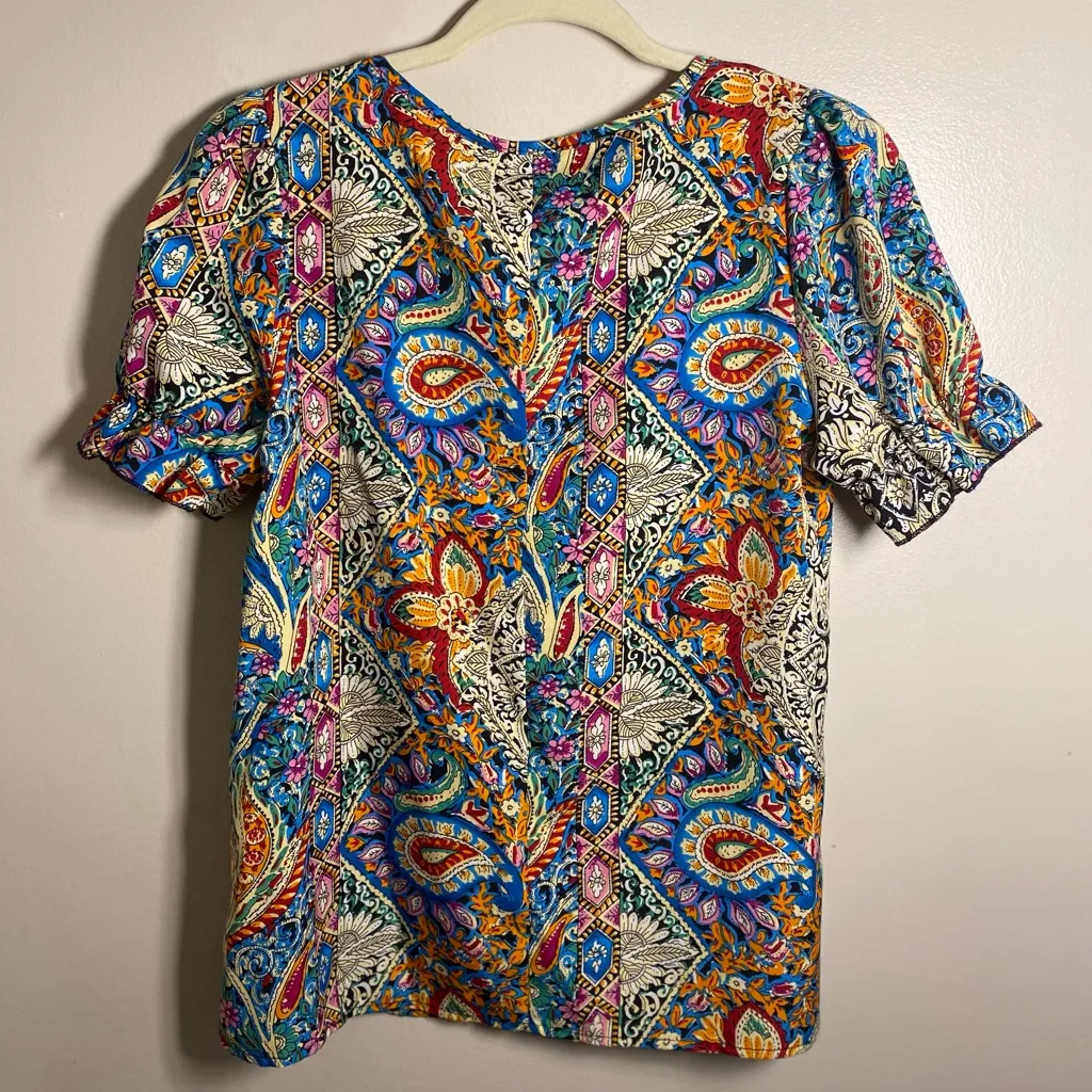 Colorful Paisley Print Blouse w Short Statement Sleeve Small EUC - Image 6