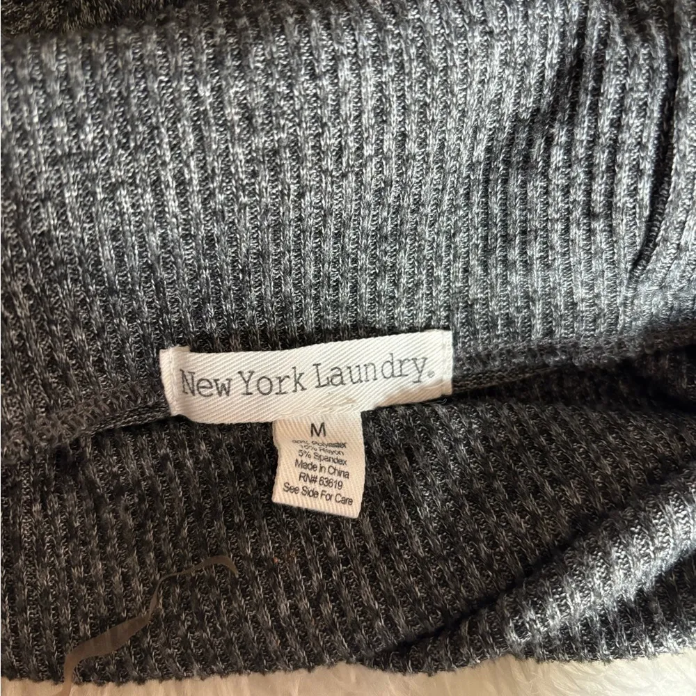 New York Laundry  M Gray Cowl Neck Sweater Tortoise Button Shoulder Ribbed Knit - Image 9
