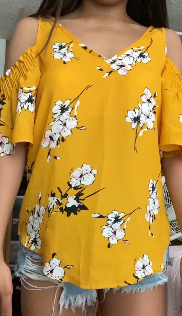Francesca's Yellow Floral Top - Image 4