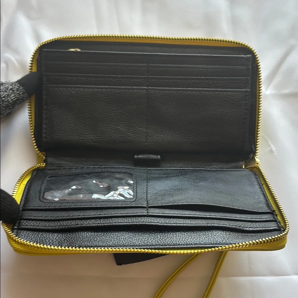 Steve Madden Bzippy Zip Around Wallet – NWT (Flawed) - Image 5