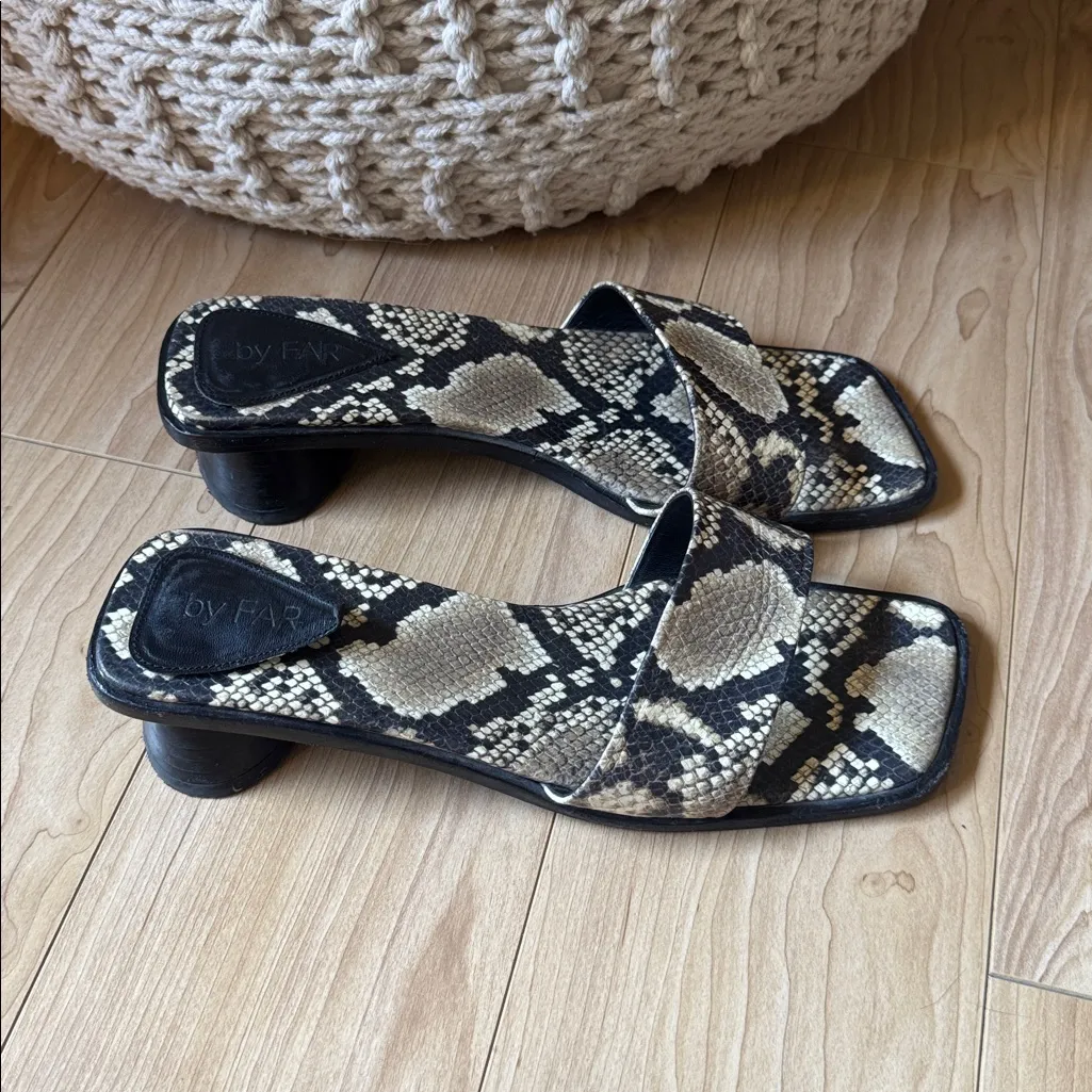 BY FAR Black and Cream Snakeskin Heels Size 8 - Image 3